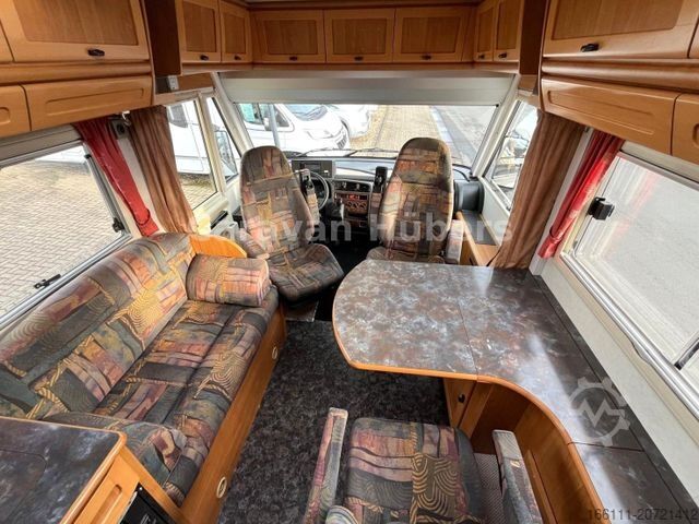 Integrated camper HYMER/ERIBA E 700 - Festbett - Solar -  -