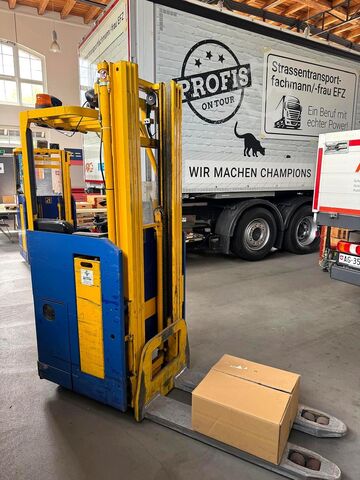 Manual stacker Stöcklin EF 1600