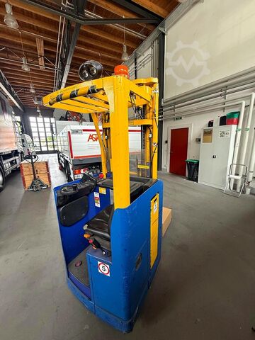 Manual stacker Stöcklin EF 1600