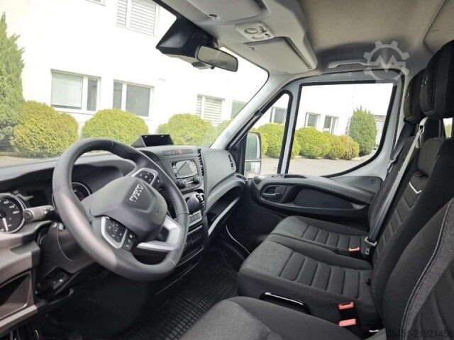 Kippi pakettiauto Iveco Daily 70C 18 Doka 3 Seitenkipper AHK