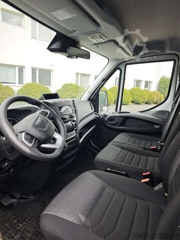 Kippi pakettiauto Iveco Daily 70C 18 Doka 3 Seitenkipper AHK