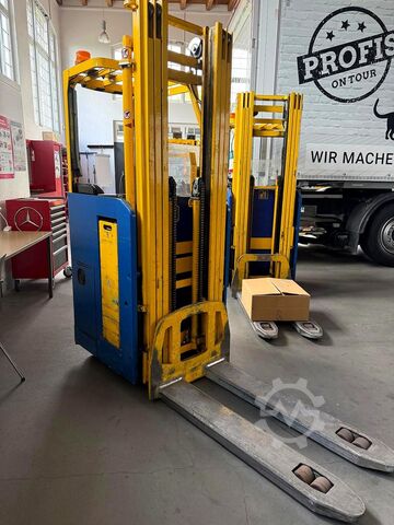 Manual stacker Stöcklin EF 1600 SP