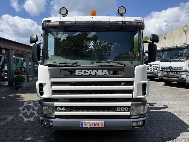 평상 트럭 Scania P94 220 Kran Hiab 135-4 bis 16 Meter