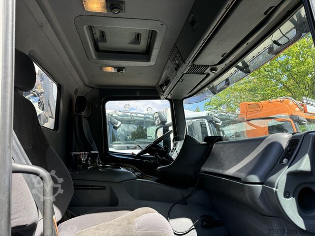 평상 트럭 Scania P94 220 Kran Hiab 135-4 bis 16 Meter