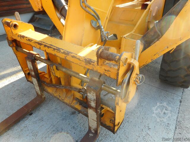 Телескопичен товарач JCB 533-105