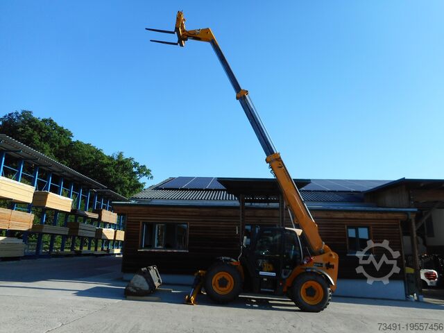 Телескопичен товарач JCB 533-105