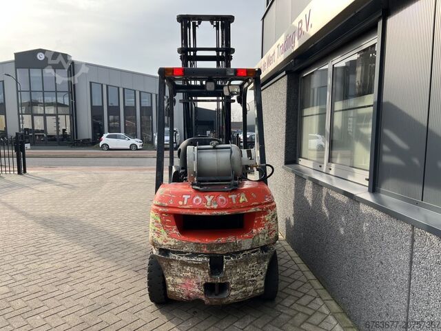 Toyota 42-7FGF25 Carretilla elevadora Toyota 42-7FG25, mástil doble 500 mm, desplazador lateral/camb TOYOTA 42 7FGF 25