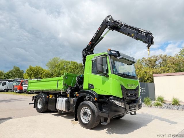 Kuorma-autoon asennettu nosturi IVECO AD200X40 4x2 Kipper KRAN 12m Funk Greifer AHK