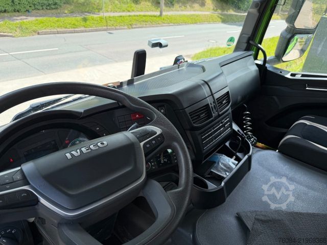Kuorma-autoon asennettu nosturi IVECO AD200X40 4x2 Kipper KRAN 12m Funk Greifer AHK