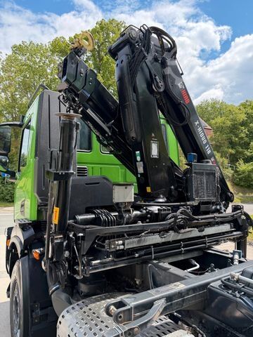 Kolmisivuinen kippiauto IVECO AD200X40 4x2 Kipper KRAN 12m Funk Greifer AHK