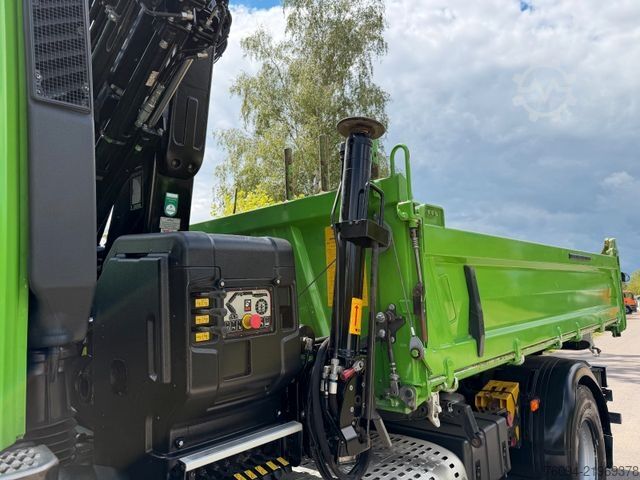 Kolmisivuinen kippiauto IVECO AD200X40 4x2 Kipper KRAN 12m Funk Greifer AHK
