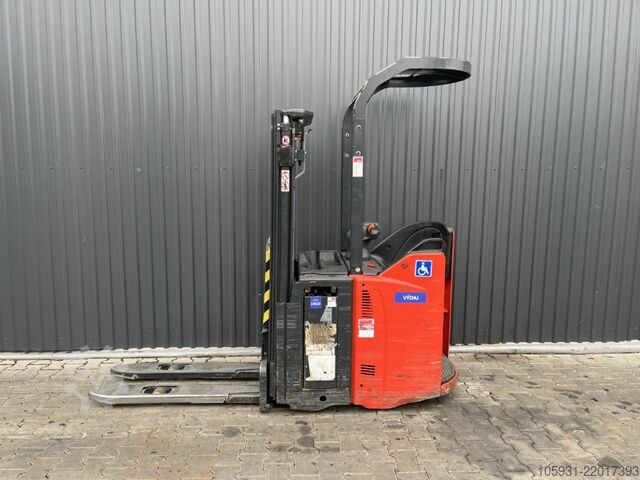 Stacker stand-on Linde L12LSP