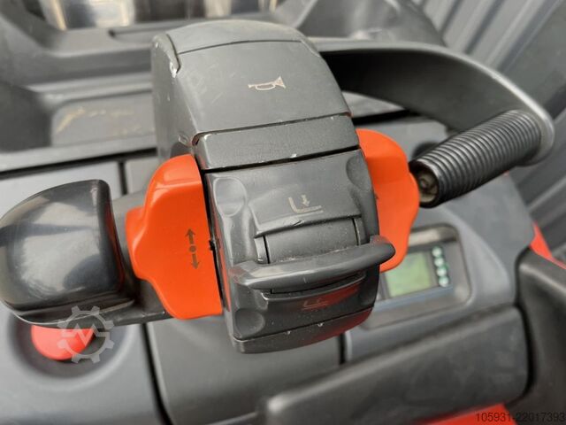 Stacker stand-on Linde L12LSP