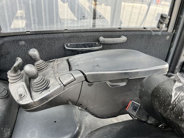 Elektrische vorkheftruck 3 wielen Linde E16H-02