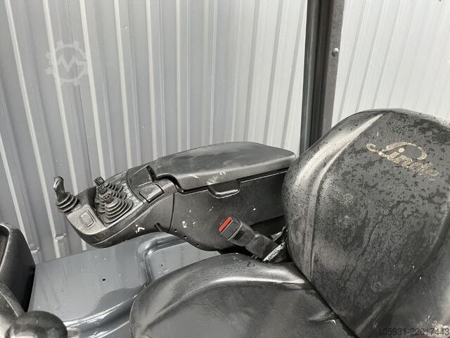 Elektrische vorkheftruck 3 wielen Linde E16-02