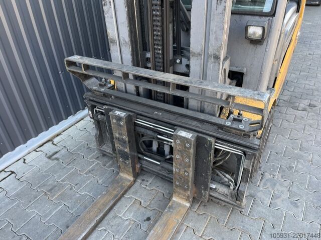 Elektryczny wózek widłowy 4-kołowy Jungheinrich EFGS30