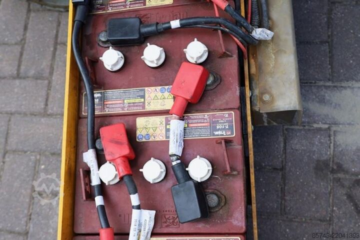 剪刀式电梯 Haulotte Optimum 8 As-Is, Electric, 7.77m Working Height, 2