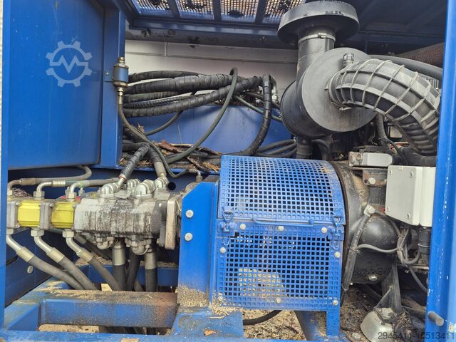 Medienos skaldytuvas S&Ü Hydraulik- und Maschinenbau GmbH SSA 700 und Ladekran Epsilon M100-LD97