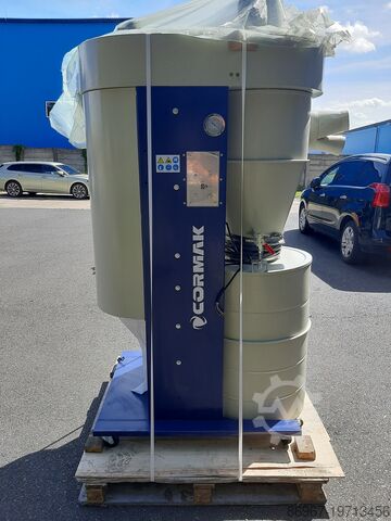 Máy hút bụi kiểu lốc xoáy điều khiển từ xa CORMAK DC3000