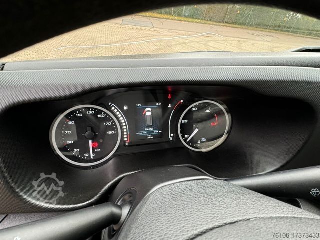 LKW mit Hubarbeitsbühne IVECO Daily 35S14 Hubarbeitsbühne Versalift 11,2 Meter