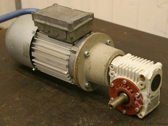 기어 모터 0.55 kW 77 rpm Lenze KMB/18010086