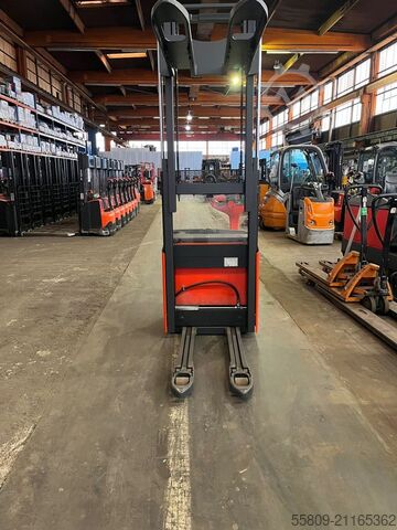 High Lift stacker Linde L12 // 3166h Betriebsstunden