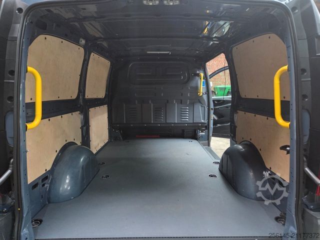 Umpikorja-auto MERCEDES-BENZ Vito Kasten 110  Kamera Tempom. Klima Tüv neu E6