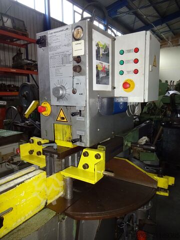 Miter saw with clamping pressure regulation TRENNJAEGER LTS 400 - M