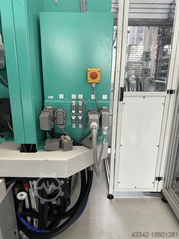 آلة التشكيل بالحقن المكونة من عنصرين ARBURG 720A3200-800-70