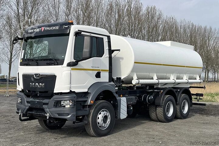 Kapal tangki makanan MAN TGS 33.400 BB CH Water Tank Truck (8 units)