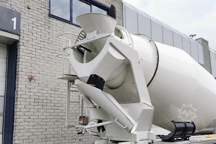 Pengadun MAN TGS 41.400 BB CH Concrete Mixer (2 units)