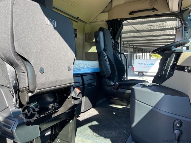 표준 트랙터 유닛 Mercedes-Benz Actros 1848 LS KlimaA STH Pano Luft AUT AHK ACC