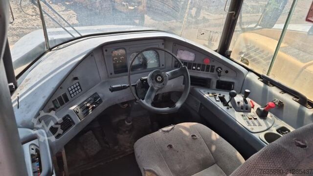 Skriňové nákladné vozidlo VOLVO A35D