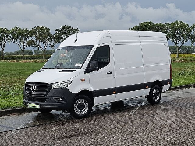 High-roof van MERCEDES-BENZ SPRINTER 317 L2H2 LED Mbux10