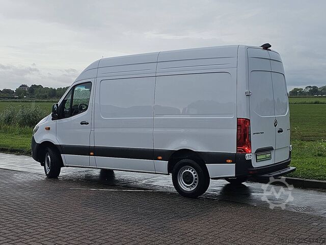 High-roof van MERCEDES-BENZ SPRINTER 317 L2H2 LED Mbux10