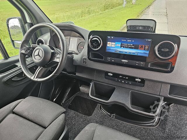 High-roof van MERCEDES-BENZ SPRINTER 317 L2H2 LED Mbux10