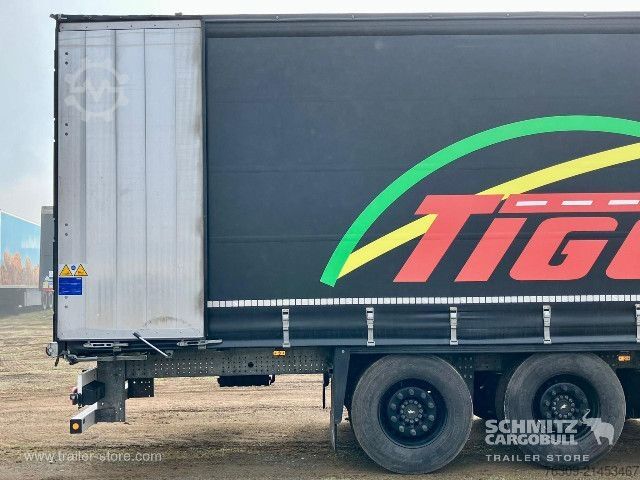Otvorený náves s plachtou Schmitz Cargobull Curtainsider Standard Getränke