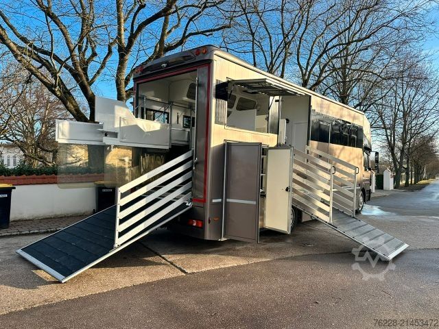 Nákladné auto na prepravu dobytka MERCEDES-BENZ Pferdetransporter
