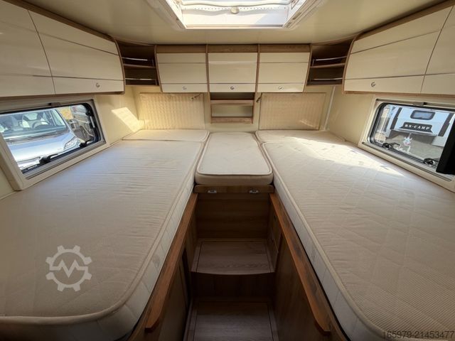 Polointegrovaný karavan GIOTTILINE Therry T37