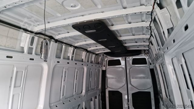 รถตู้หลังคาสูง MERCEDES-BENZ 3x Sprinter 415 Doppelklima Sonderpreis
