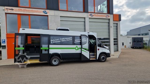 รถโดยสารประจำทางในเมือง IVECO Daily Heckniederflur Elektro City Stock