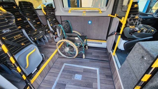 Stadtbus MERCEDES-BENZ 2 x Vorlauffahrzeug Bürgerbus Niederflur 9 Sitze