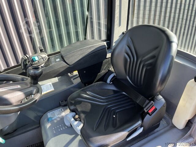 Chariot élévateur électrique à 3 roues Jungheinrich EFG220