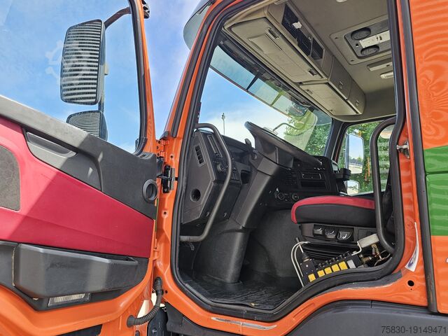 Krókarmakerfi Volvo FMX 460 / 8x4-4 / HMF CRANE + HOOKLIFT / CONTAINER