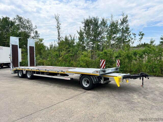 Reboque com plataforma rebaixada Möslein T 3-8,20 P VB H1  3 Achs Tieflader mit gerader Ladefläche 8,20 m, Neufahrzeug