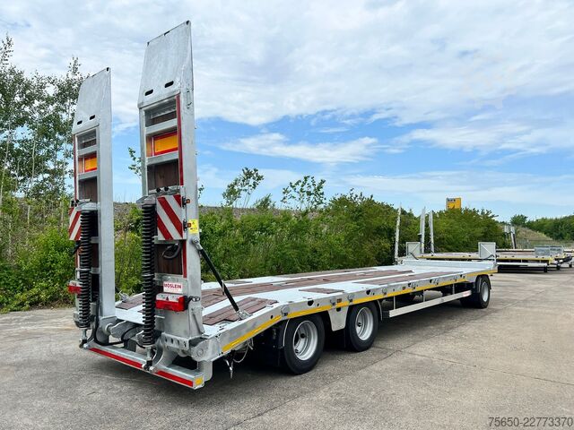 Reboque com plataforma rebaixada Möslein T 3-8,20 P VB H1  3 Achs Tieflader mit gerader Ladefläche 8,20 m, Neufahrzeug