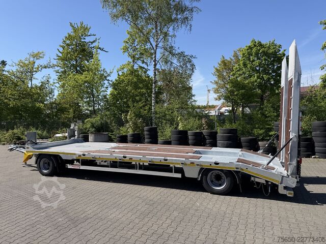 รถเทรลเลอร์เตี้ย Möslein T2 Plato 8,20  2 Achs Tieflader mit gerader Ladefläche 8,20 m, Neufahrzeug