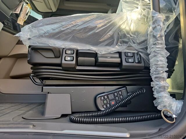 แชสซีพร้อมห้องโดยสารคนขับ Scania R590 6x4 Kurzholz Kran und Schemel nach Wahl