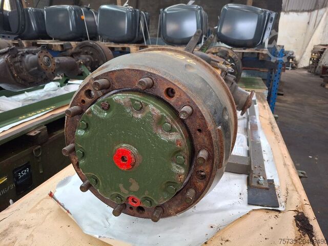 Taka-akseli MERCEDES-BENZ H7-0880M