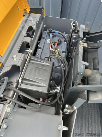 저상형 오더 피커 Jungheinrich ECE320
